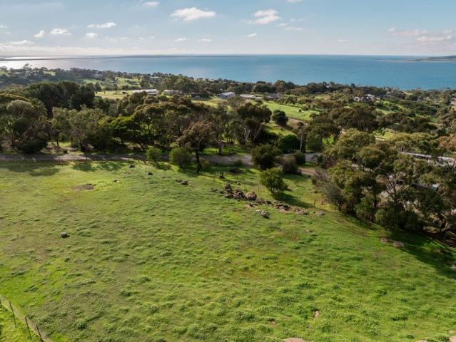 A private coastal acreage opportunity with unrivalled potential.