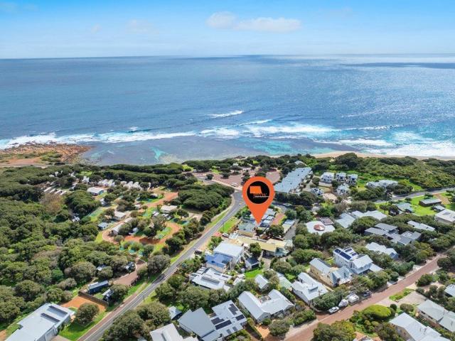 A PRIVATE COASTAL ESCAPE JUST 160M FROM YALLINGUP BEACH