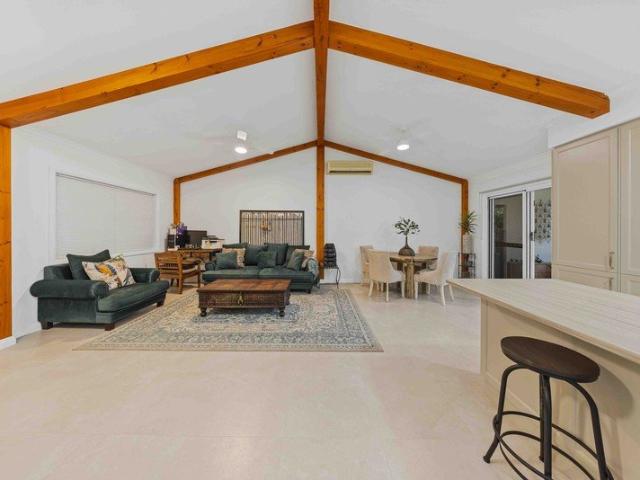 A Private Acreage Escape