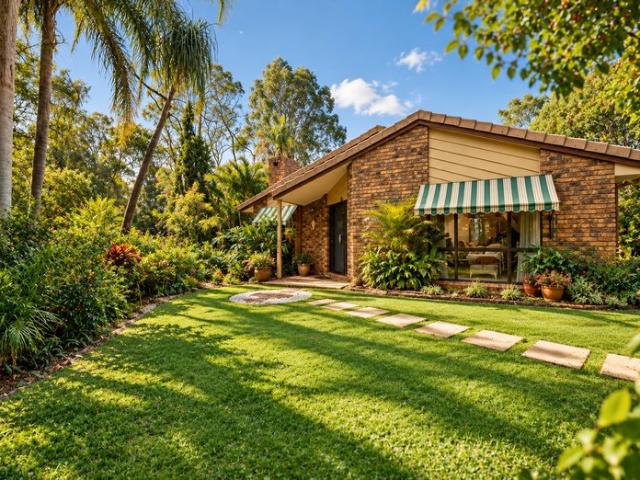 A Private Acreage Estate with a Freshwater Creek, Surrounded by Natural Beauty