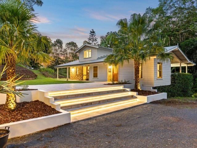A Private Acreage Retreat in a Blue Chip Hinterland Setting