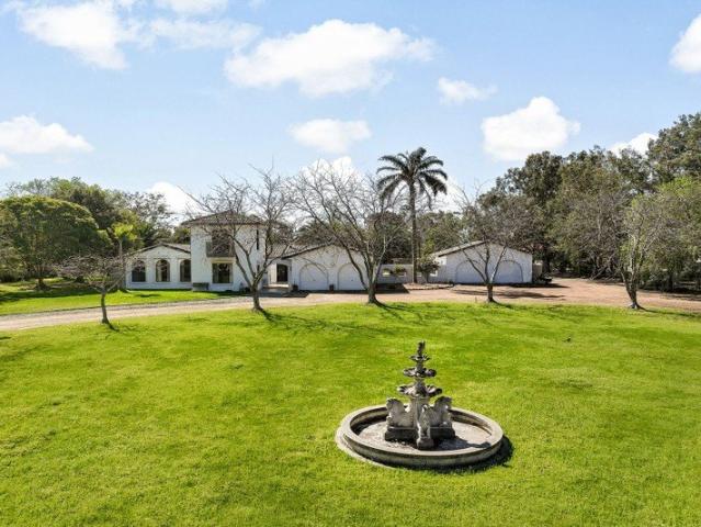 A Private Acreage Retreat with Space, Style & Resort Inspired Living