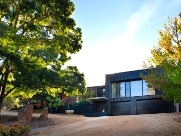 A Private Architectural Sanctuary in the Heart of Burnett Road