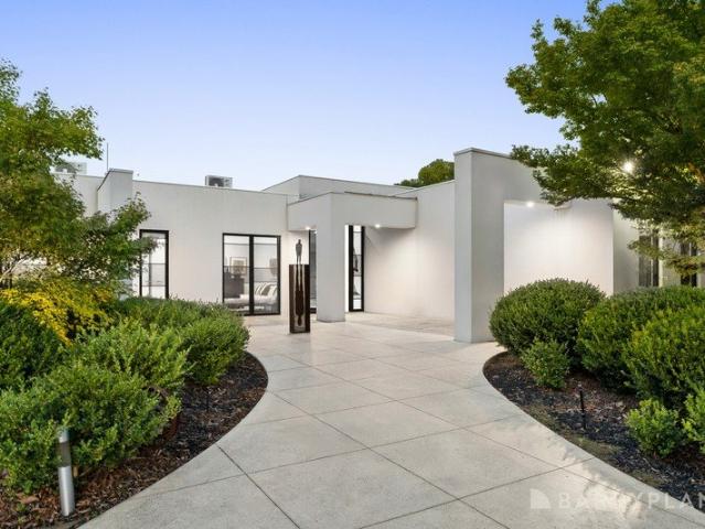 A Private Architectural Sanctuary on Nearly 40 Acres in Healesville