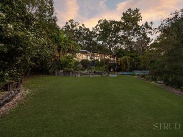 A Private Botanical Retreat Surrounded by Nature