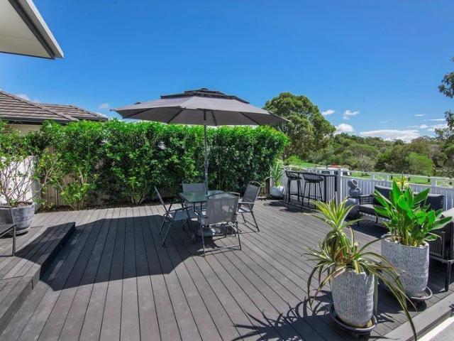 A Private Bayside Sanctuary Made for Entertaining