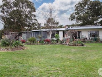 A Private Bushland Escape with Space, Serenity & Country Soul