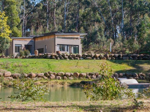 A Private Bushland Retreat, Bold Contemporary Style Just Minutes From Daylesford