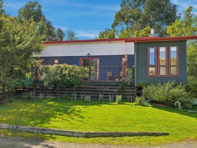 A Private Garden Escape with Room to Create