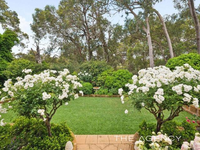 A Private Garden Paradise With Timeless Elegance