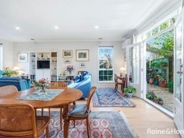 A Private Garden Sanctuary in a Convenient Williamstown Setting