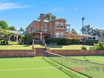 A Private Estate of Grand Scale, Luxury & Lifestyle on 2.5 Acres