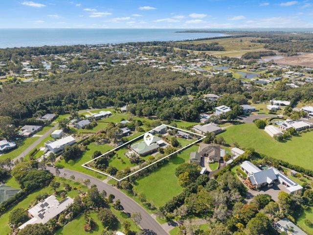 A Private Estate for Multi Generational Living in Dundowran Beach