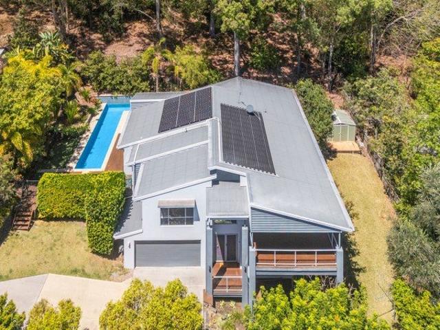 A Private Family Haven 2,221m2 Block Surrounded by Nature