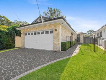 A Private Family Retreat Designed for Modern, Low Maintenance Living