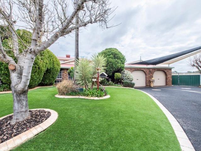 A Private Family Retreat in a Super Convenient Locale