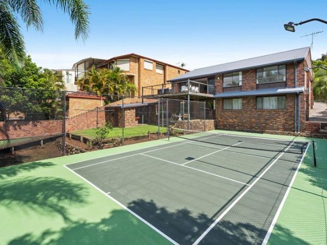A Private Family Retreat with Courtside Living