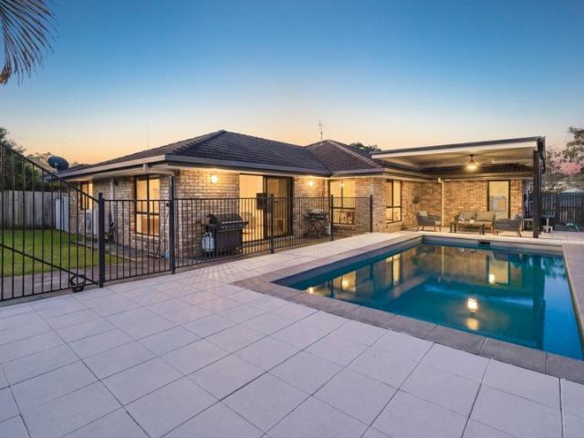 A Private Family Sanctuary of Space, Versatility & Resort Inspired Living