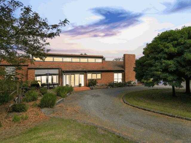 A Private Family Sanctuary On 5 Acres!