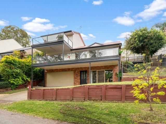 A Private Haven with Lake Views & Flexible Living