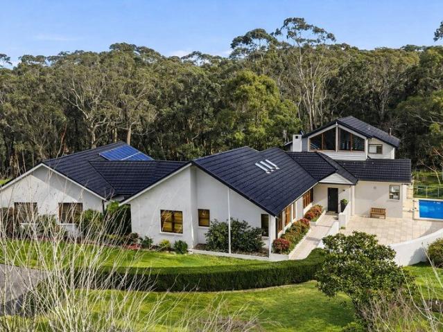 A private highlands retreat where elegance meets acreage living