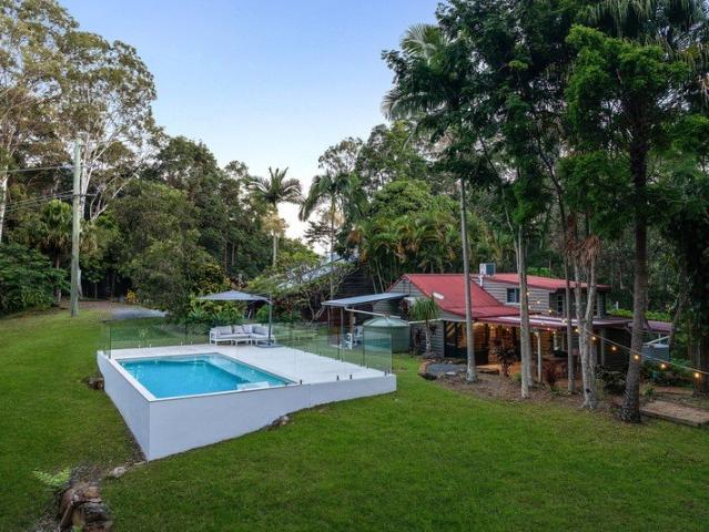 A Private Hinterland Escape Across 29 Acres of Usable Land