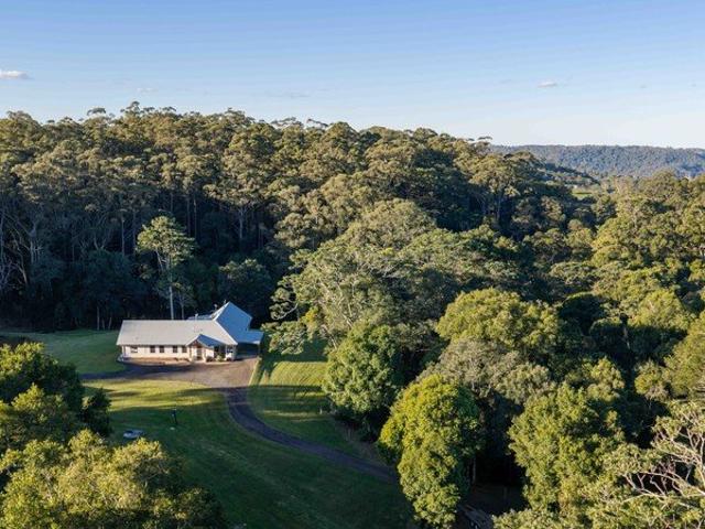 A Private Hinterland Retreat of Rare Substance