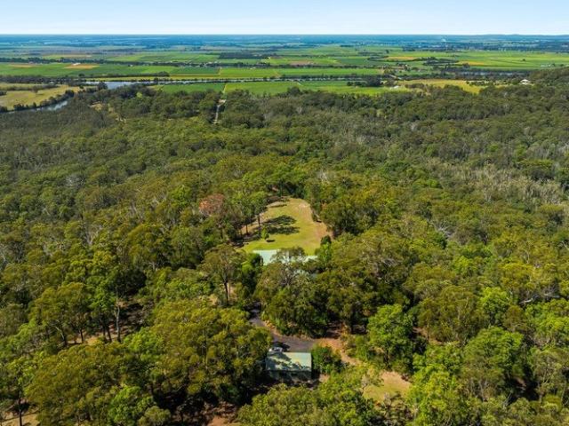 A Private Hinterland Sanctuary with Breathtaking Coastal Views