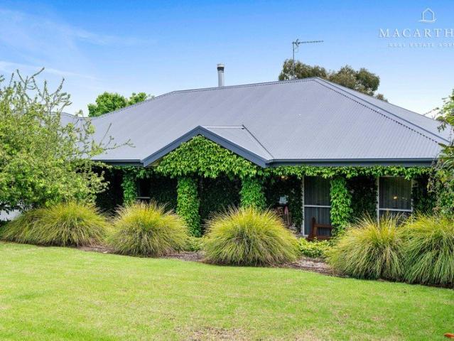 A Private Oasis of Space, Style and Serenity in Bourkelands