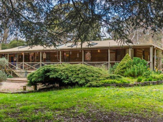 A Private Macedon Retreat Surrounded by Nature