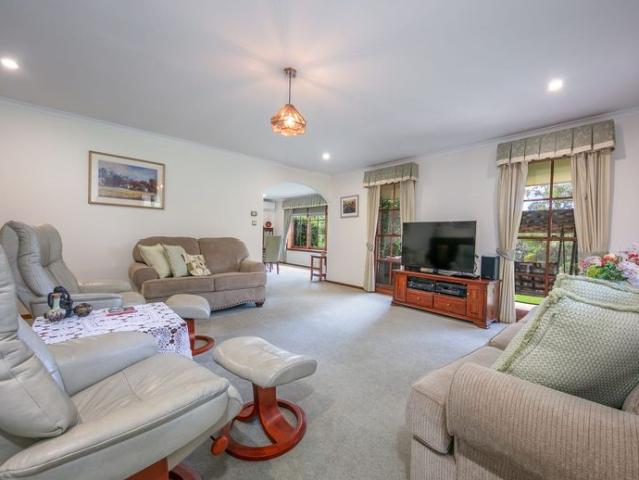 A Private Macedon Retreat with Stunning Water Views