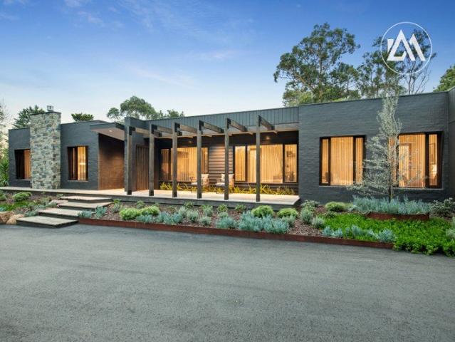 A Private Mid Century Sanctuary on 4,468 sqm