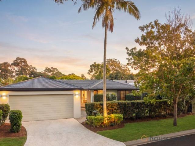 A Private Single Level Retreat Made for Entertaining