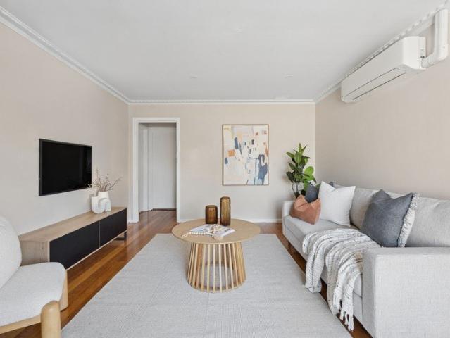 A Private Retreat in the Heart of Reservoir