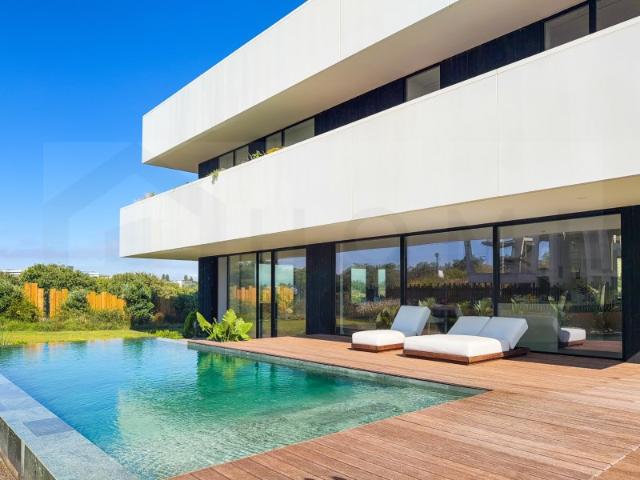 A Private Resort Style Villa Between Golf & Ocean, Oeiras, Lisbon