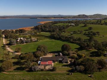 A Private Rural Retreat with Stunning Lake Views