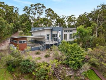 A Private World of Design, Nature and Absolute Tranquillity