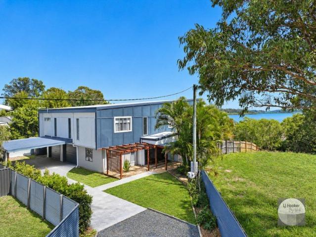 A Private Waterfront Escape on Canaipa Point
