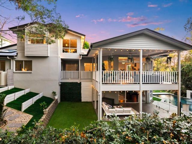 A Private Tree Lined Setting for Exceptional Family Living