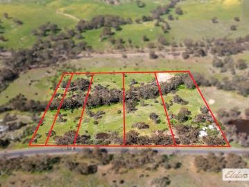 A Privileged Location for Your Restored or New Home on 8 Ha / 20 Ac Approx