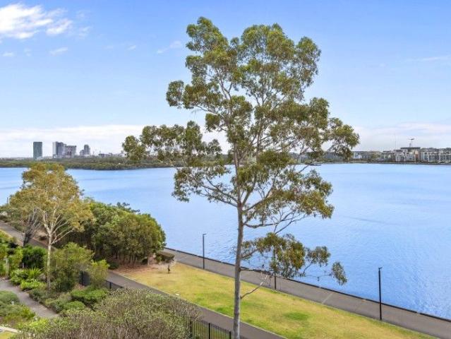 A Prize Giving Waterfront Two Bedrooms