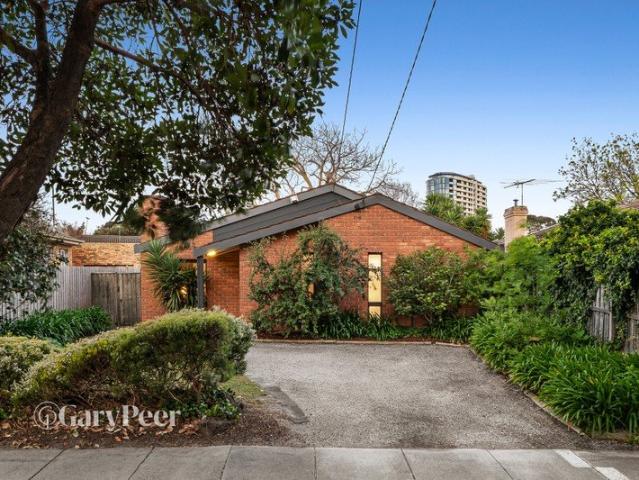 A prized parkside position with endless possibilities