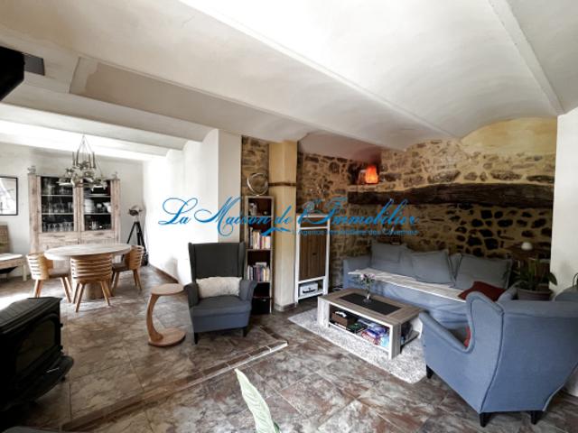 A proximité de Gagnières au calme maison de village en pierr