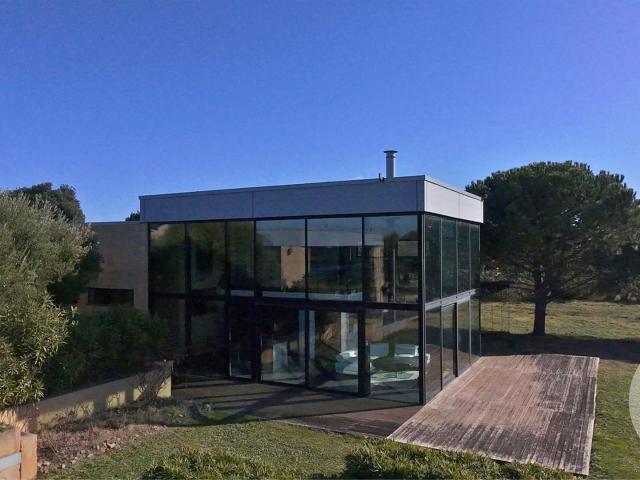 A proximité de la ville médiévale de Carcassonne, découvrez. 588m² Carcassonne