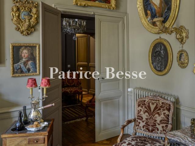 À Nantes, un appartement restauré dans l'esprit du 18e s. 174m² Nantes