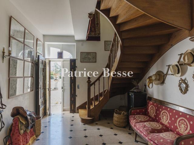 À proximité de la Charité sur Loire, à 2 h de Paris, dans un. 475m² La Charité sur Loire