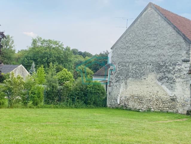 À proximité d'Orgerus Authentique grange en pierre viabili