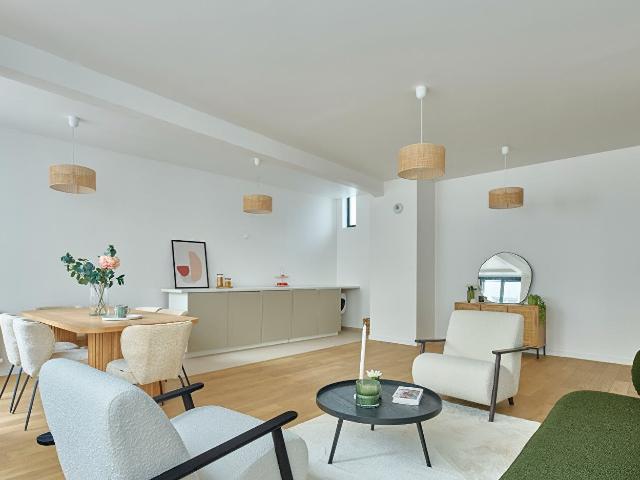 A proximité immédiate de la Place des Vosges, cet appartemen. 98m² Le pré saint gervais