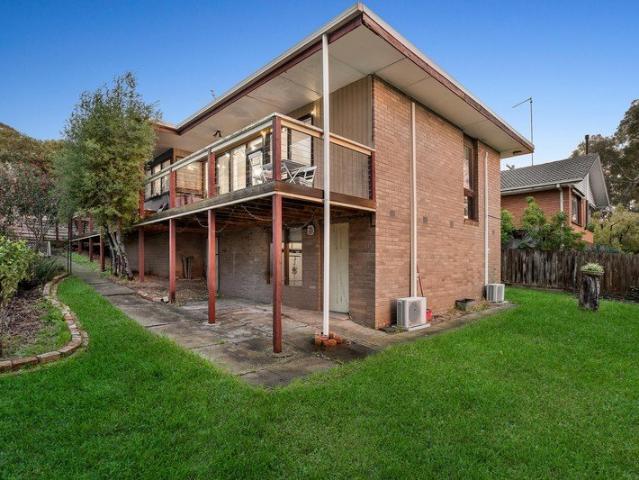 A quality mid century original with future appeal on 865sqm