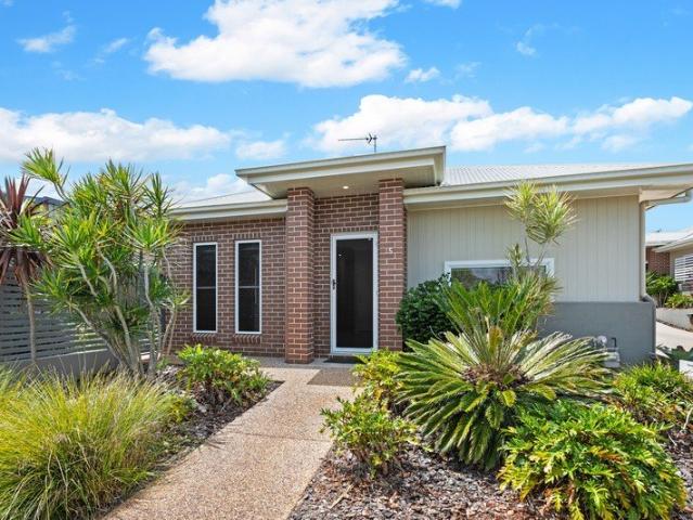 A Quality Standalone Villa with Park Views Down Sondergeld Court!